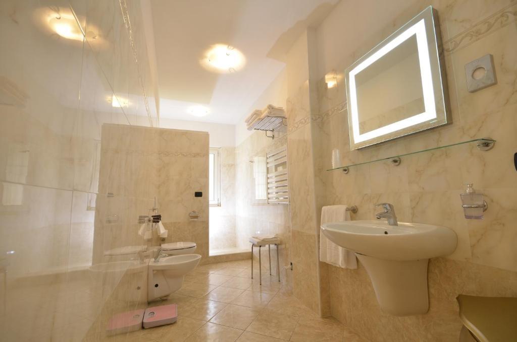 Relais Du Lac เดเซนซาโนเดลการ์ดา ห้อง รูปภาพ