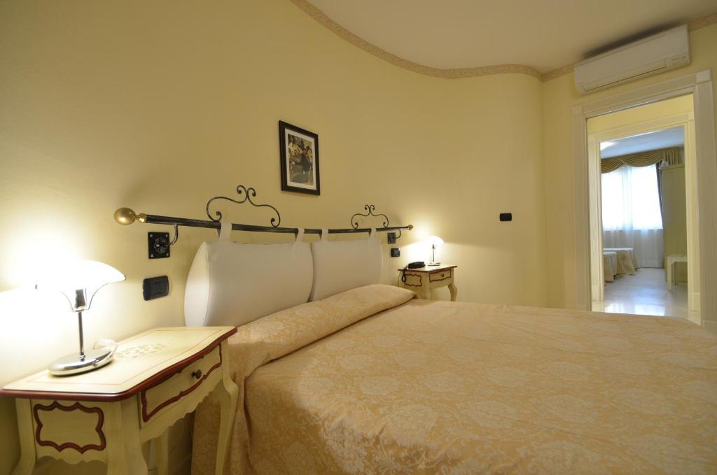 Relais Du Lac เดเซนซาโนเดลการ์ดา ห้อง รูปภาพ
